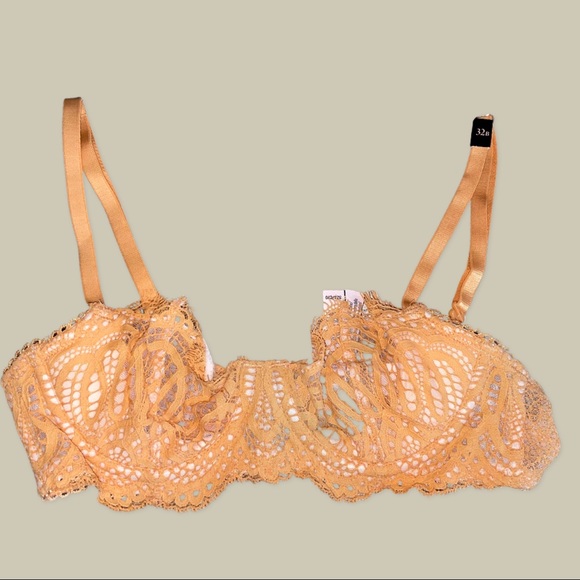 Victorias Secret lace bralette set of three Unpadded bras - Picture 6 of 7